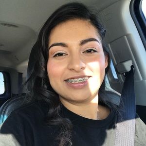 Meet your Posher, Ofelia